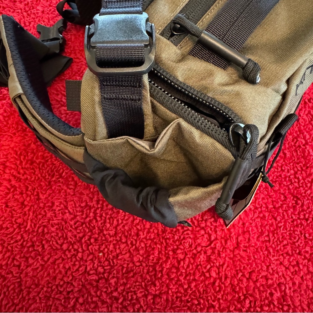 Kitanica Scorpion Pack with Water Bottle Holster - Picture 11 of 16